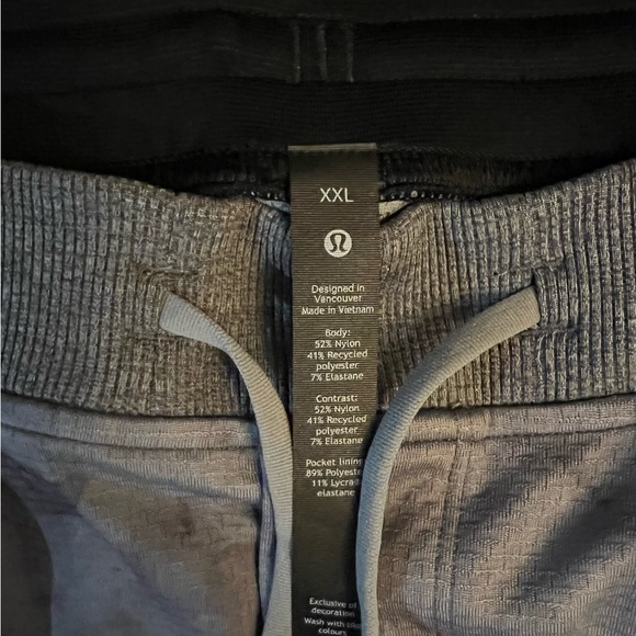 Lululemon Textured Tech Pant - Picture 2 of 5